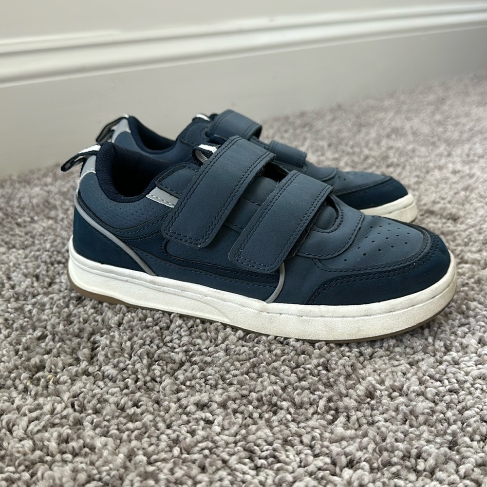 Boys leather Zara sneakers. Size 13 (EU32h